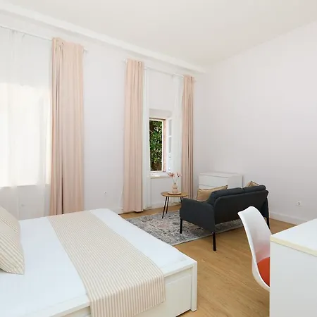 Bed & Breakfast- La Couette-café 3*