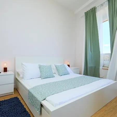 Bed & Breakfast- La Bed and Breakfast *