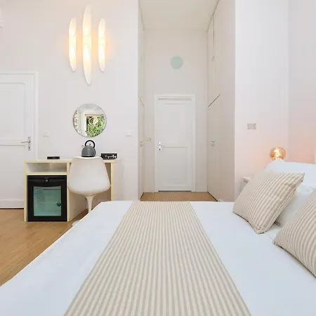 Bed & Breakfast- La Frühstückspension *