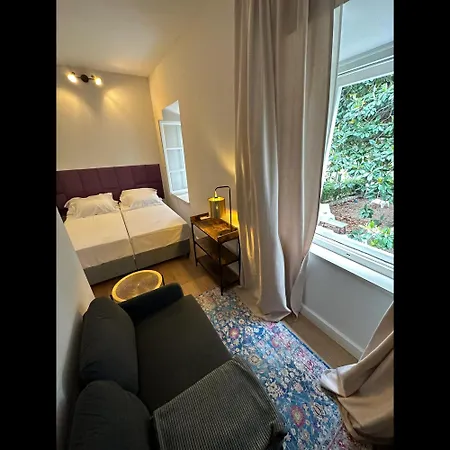 Couette-café Bed & Breakfast- La