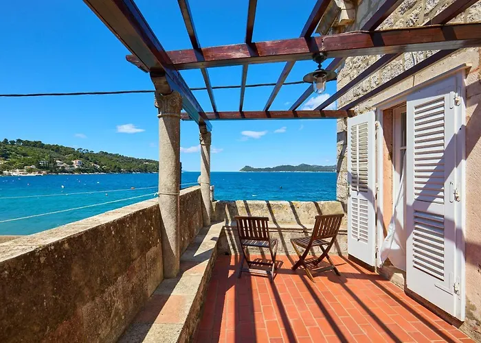 La Lopud- Breakfast & Dinner Included Couette-café